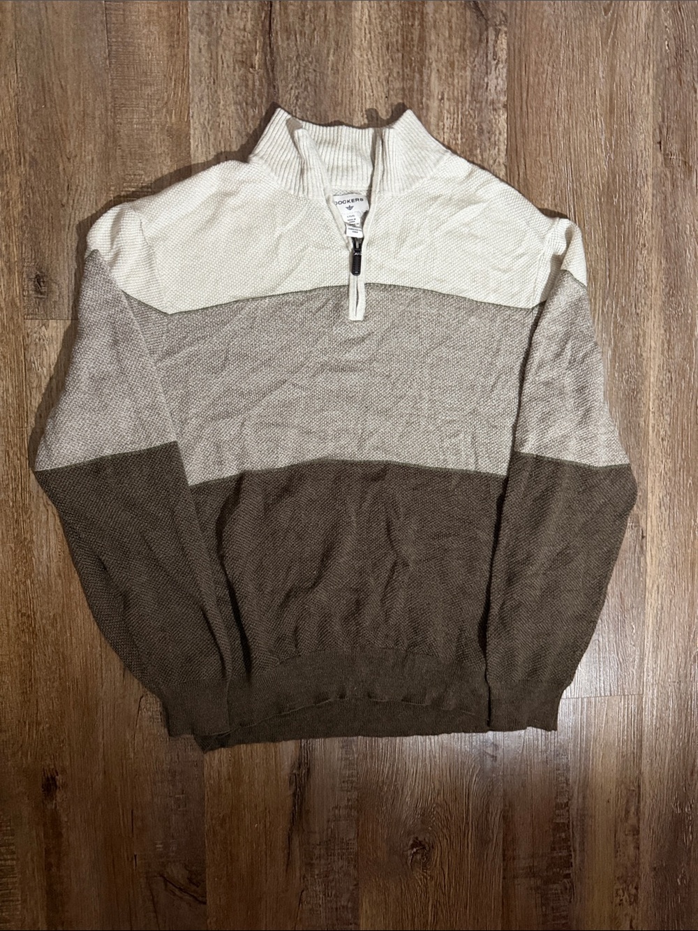Mens Dockers light weight Quarter-Zip Sweater in Cream, Light brown & Brown